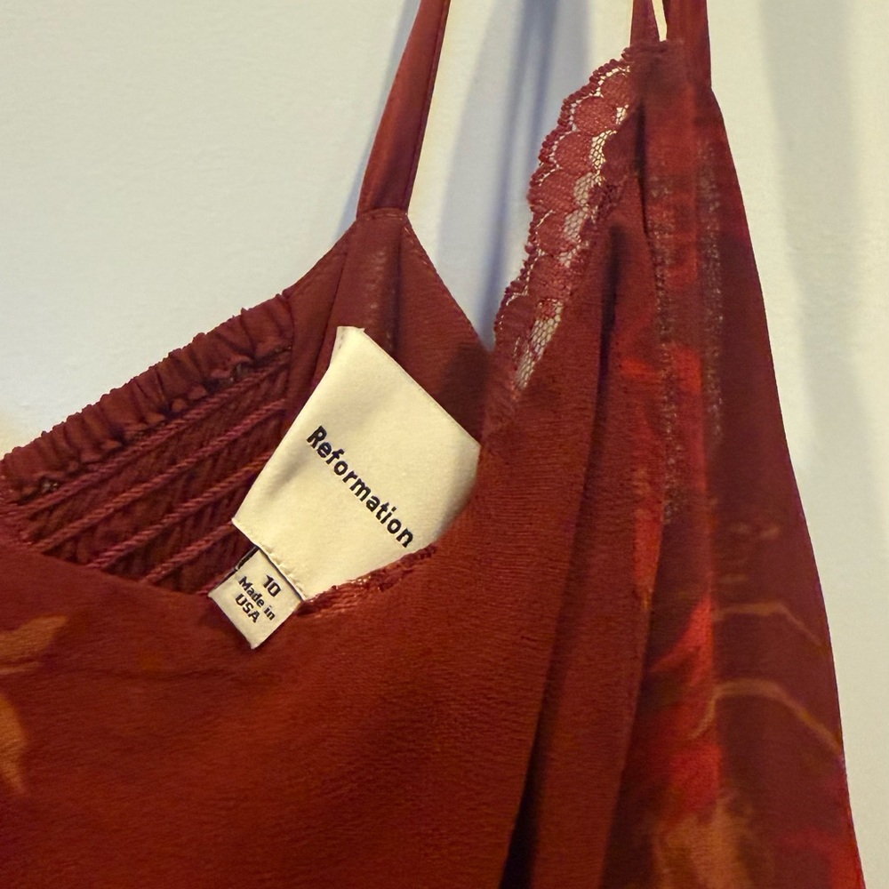 Reformation Irisa Midi Dress in Burgundy Floral Jacquard - Picture 4 of 4